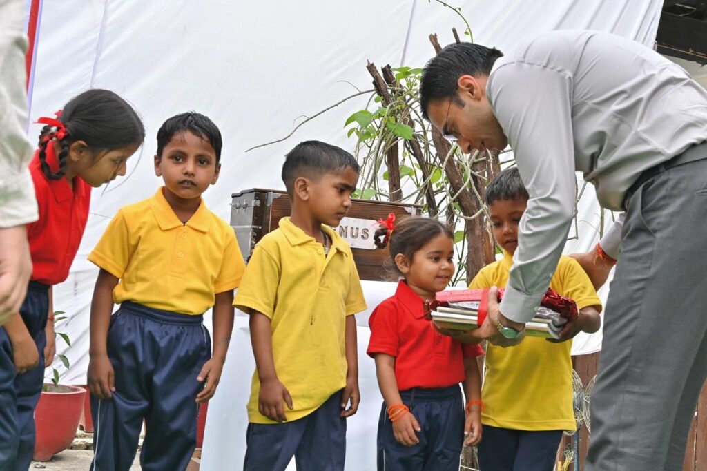 आधुनिक इंटेंसिव केयर सेंटर देहरादून