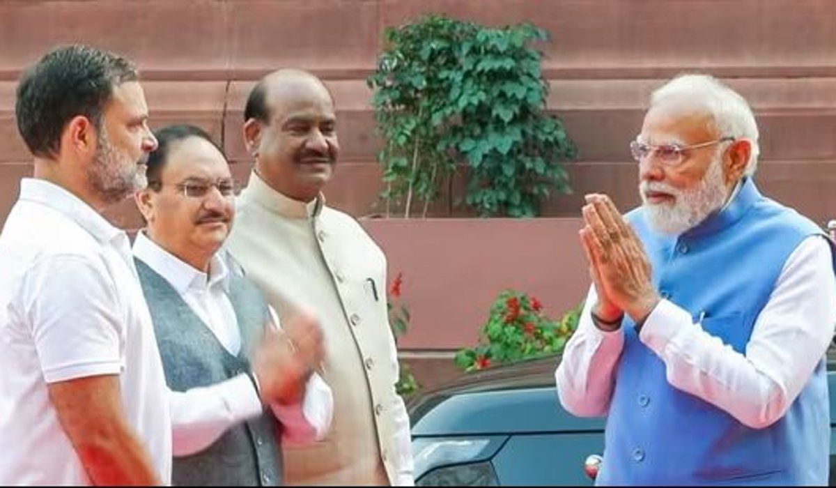 PM मोदी व राहुल गाँधी मुलाकात