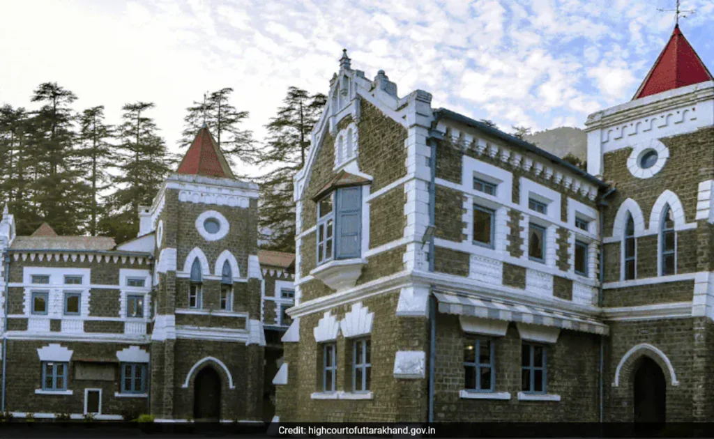 उपनल संविदा कर्मचारियों