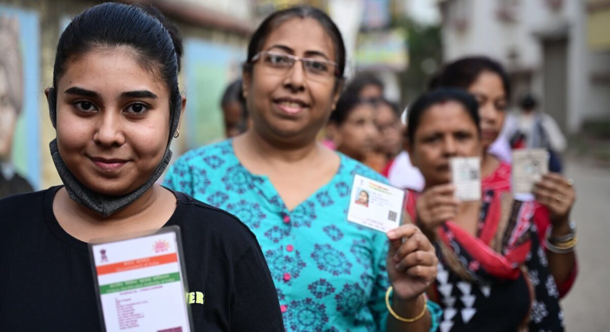 पश्चिम बंगाल में 15 बूथों पर पुनर्मतदान