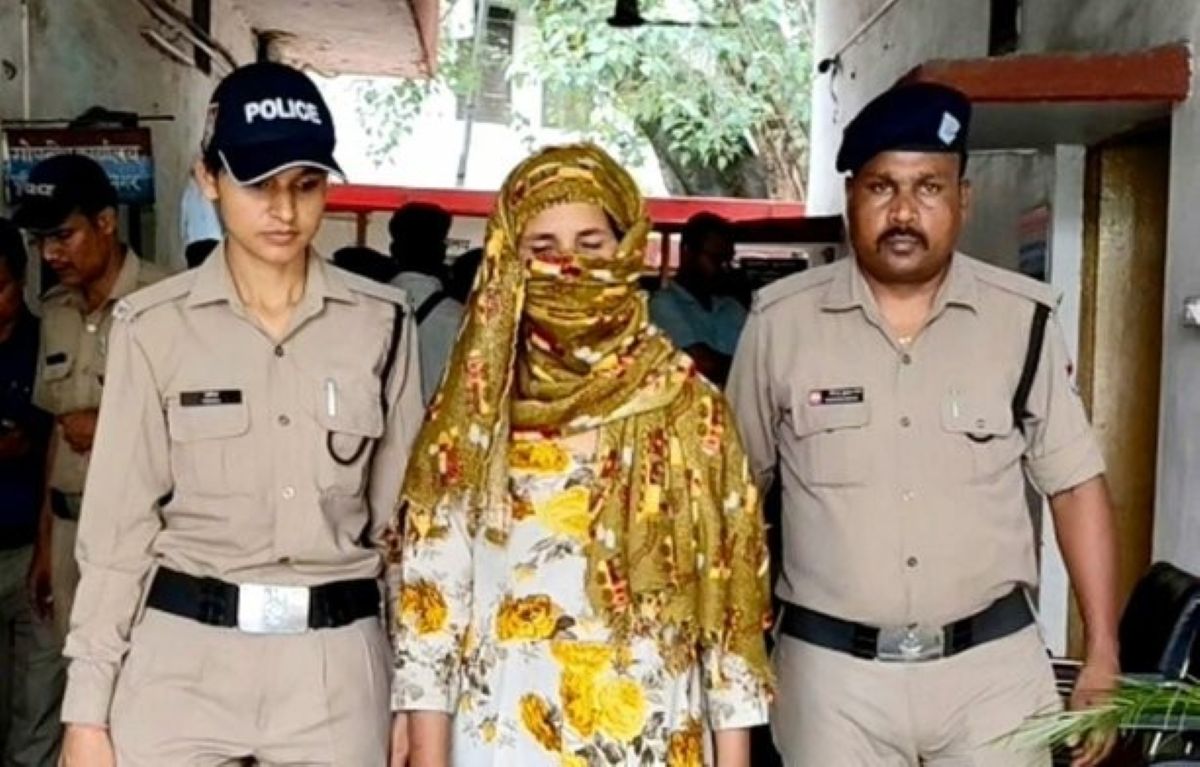 देहरादून में सोशल मीडिया बना पुलिस का सबसे बड़ा सुराग, हीरे का हार पहनकर बनाई रील और नौकरानी पहुंच गई सलाखों के पीछे